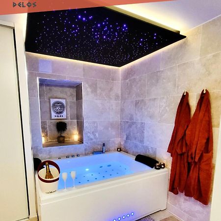 - La Suite Delos - Jacuzzi 2 Places - Centre Ville A Pied - Lit Queen Size - Parking Privee - Wifi - City Center Within Walking Distance - 坎佩尔 外观 照片