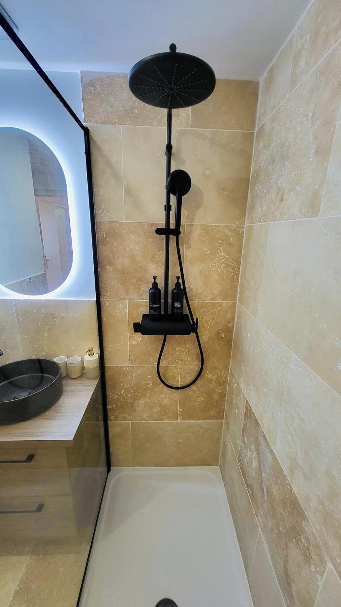 - La Suite Delos - Jacuzzi 2 Places - Centre Ville A Pied - Lit Queen Size - Parking Privee - Wifi - City Center Within Walking Distance - 坎佩尔 外观 照片