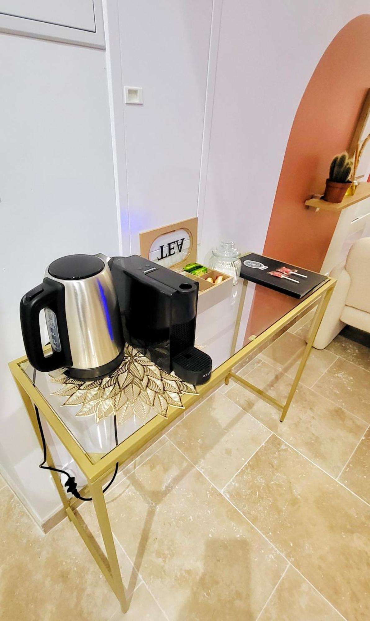 - La Suite Delos - Jacuzzi 2 Places - Centre Ville A Pied - Lit Queen Size - Parking Privee - Wifi - City Center Within Walking Distance - 坎佩尔 外观 照片